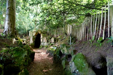 Grotto entrance - Bowood - Wiltshire, England - DSC00531