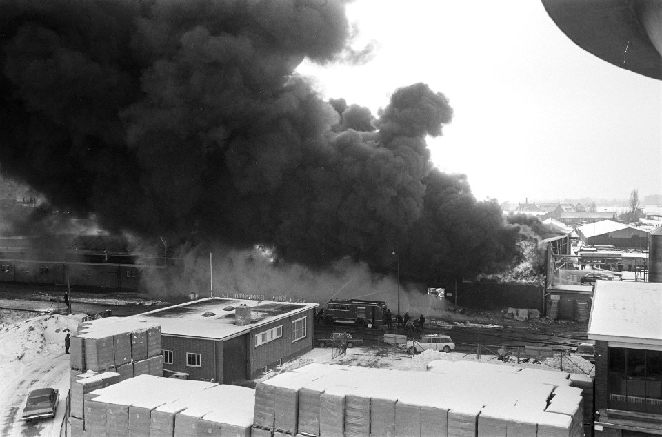 Grote brand in fabriek van Tedeco te Deventer, Bestanddeelnr 922-0998