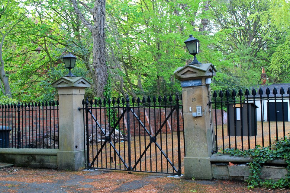 Grosvenor Road, Headingley 2019-04-28 (28)
