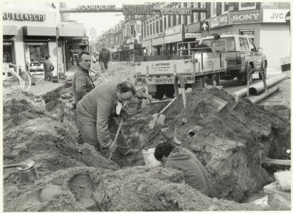 Grondwerkzaamheden in de Cronjéstraat. NL-HlmNHA 54023288