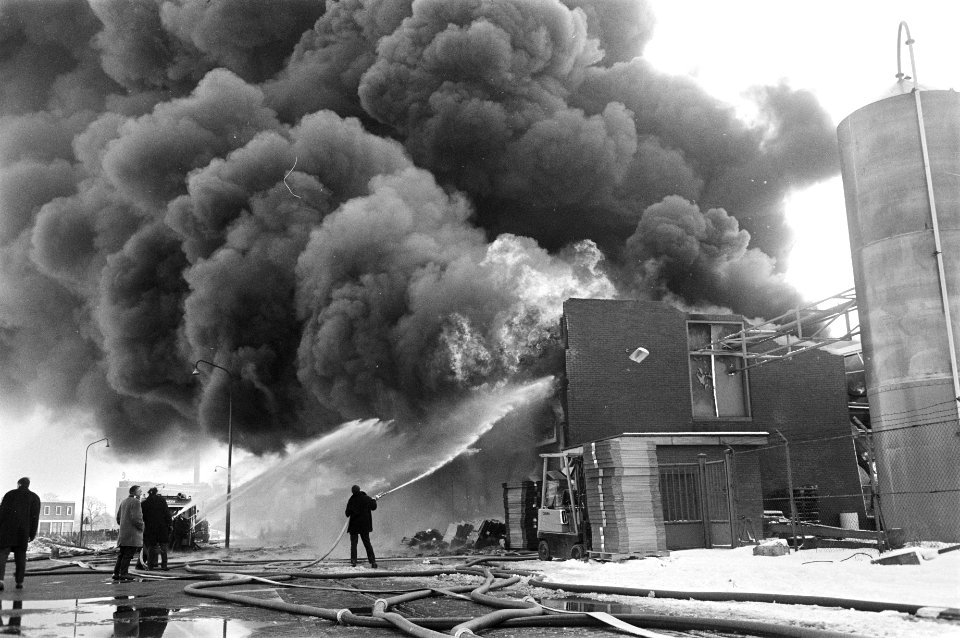Grote brand in fabriek van Tedeco te Deventer, Bestanddeelnr 922-0999