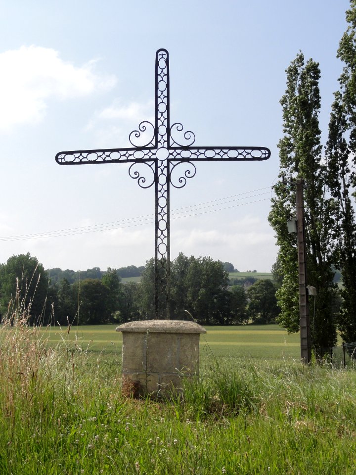 Gronard (Aisne) croix de chemin 02