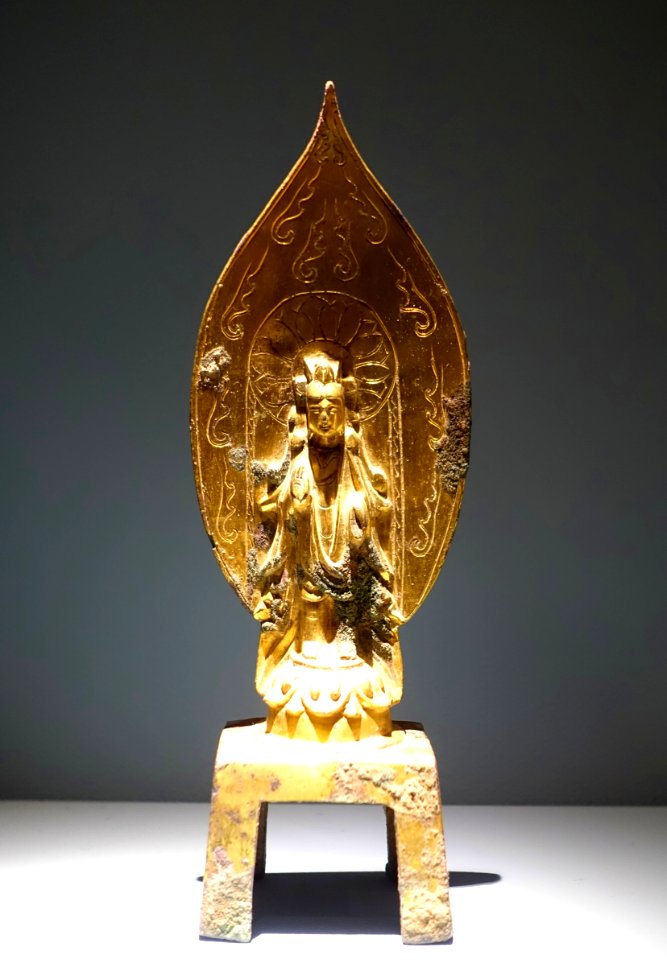 Guanyin, China, Northern Qi dynasty, 568 AD, gilt bronze - Middlebury College Museum of Art - Middlebury, VT - DSC08185