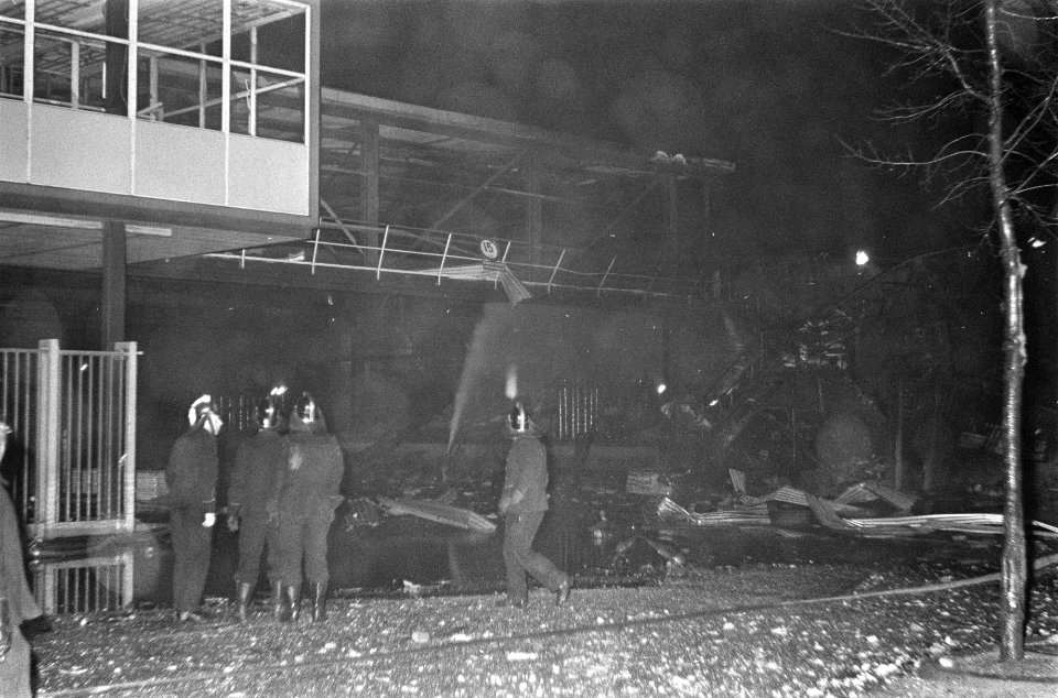 Grote brand bij Aga-Electrozuur N.V. in Amsterdam Noord de brand, Bestanddeelnr 922-0578