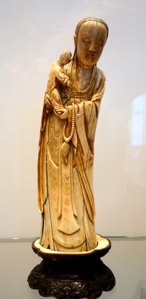 Guanyin, China, Ming dynasty, c. 1550-1664, ivory - Royal Ontario Museum - DSC03947