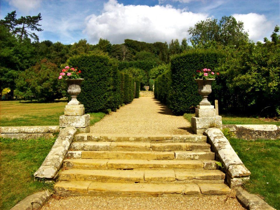 Groombridge Place, formal gardens 2