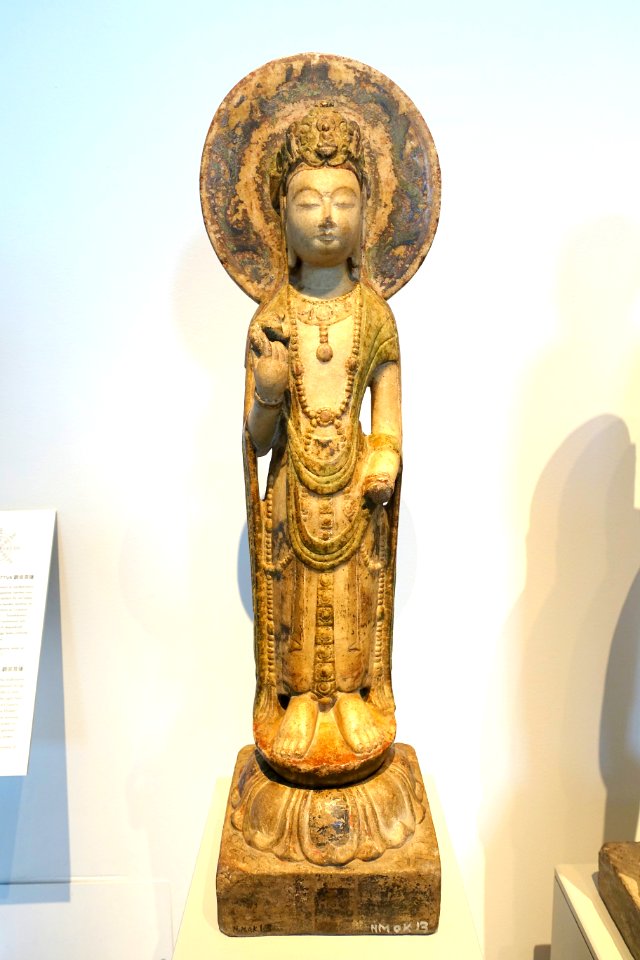 Guanyin bodhisattva, China, Sui dynasty, 581-618 AD, marble with remains of pigments - Östasiatiska museet, Stockholm - DSC09274