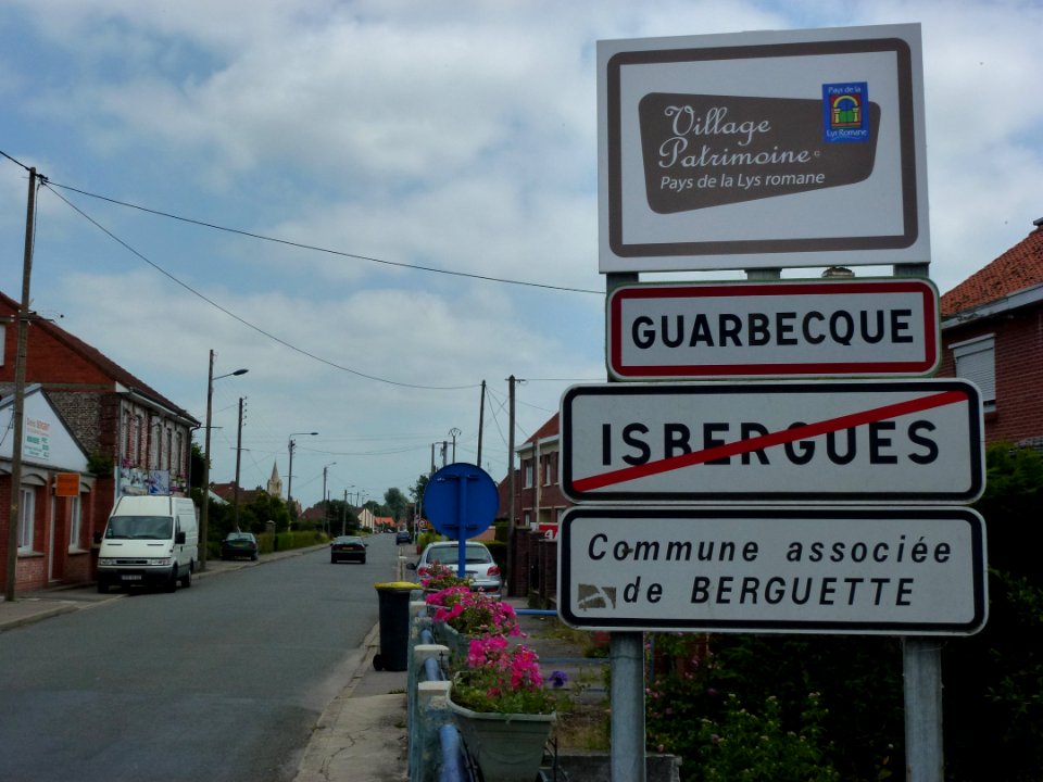 Guarbecque (Pas-de-Calais) city limit sign