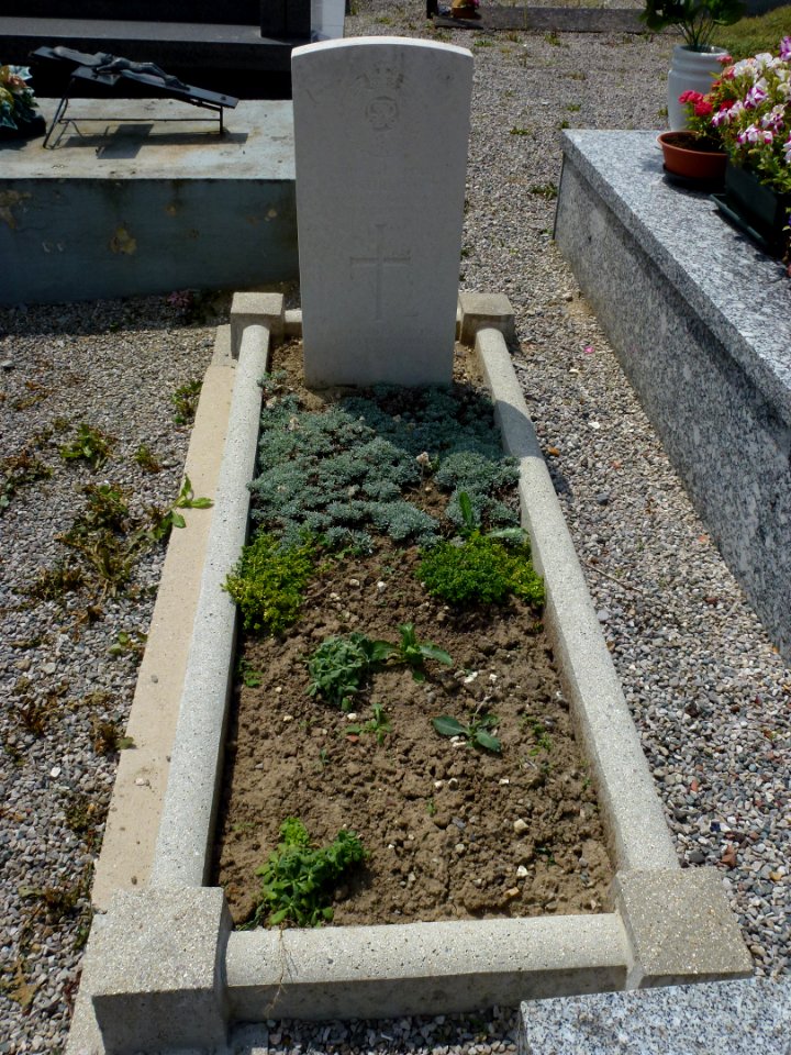Guarbecque (Pas-de-Calais) tombe de guerre de la CWGC (02)