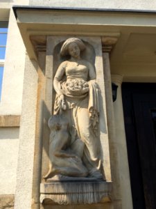 Grundschule Bünaustraße Eingangsfigur 4