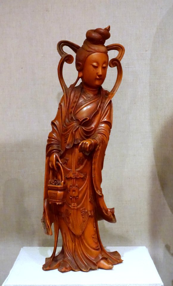Guanyin, China, Qing dynasty, 17th-18th century AD, boxwood - Spurlock Museum, UIUC - DSC06023