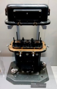 GSI pendulum apparatus, quartz pendulums for gravity measurement, 1951 - National Museum of Nature and Science, Tokyo - DSC07815