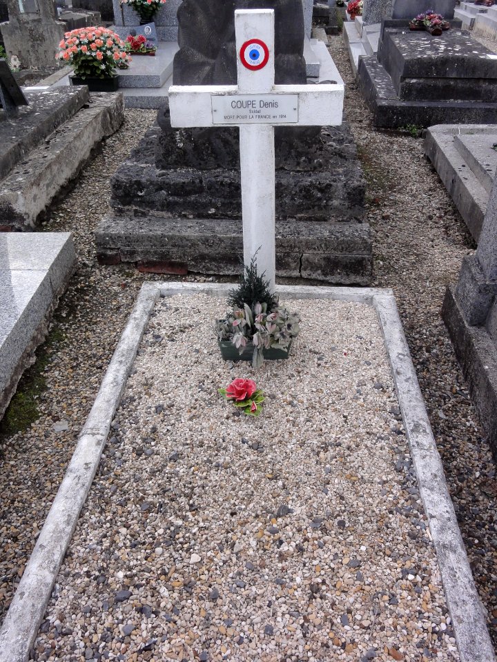 Grugies (Aisne) cimetière, tombe de guerre 1914