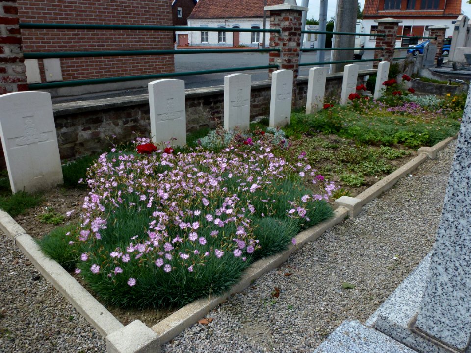 Guarbecque (Pas-de-Calais) tombes de guerre de la CWGC (01)