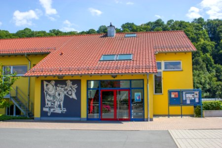Grundschule-Am-Römerbad-Jagsthausen-Eingang