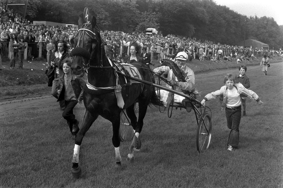 Grote Prijs der Lage Landen Renpaard Fideel met jockey George Desoete tijdens d, Bestanddeelnr 925-6928
