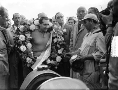 Grote Prijs Nederlandse autoraces Zandvoort. Winnaar Askari en Z. K. M. de Prins, Bestanddeelnr 905-2688