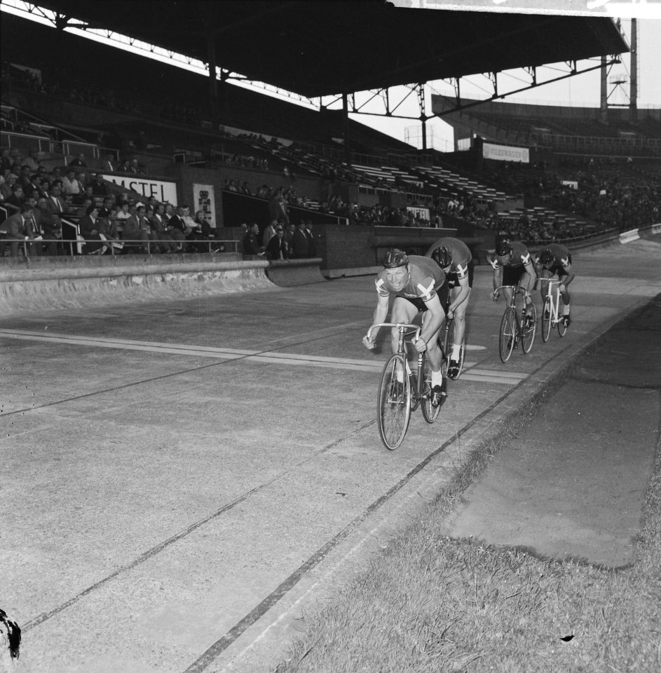 Grote prijs van Amsterdam wielrennen en Olympische Spelen achtervolgingsploeg De, Bestanddeelnr 916-5845