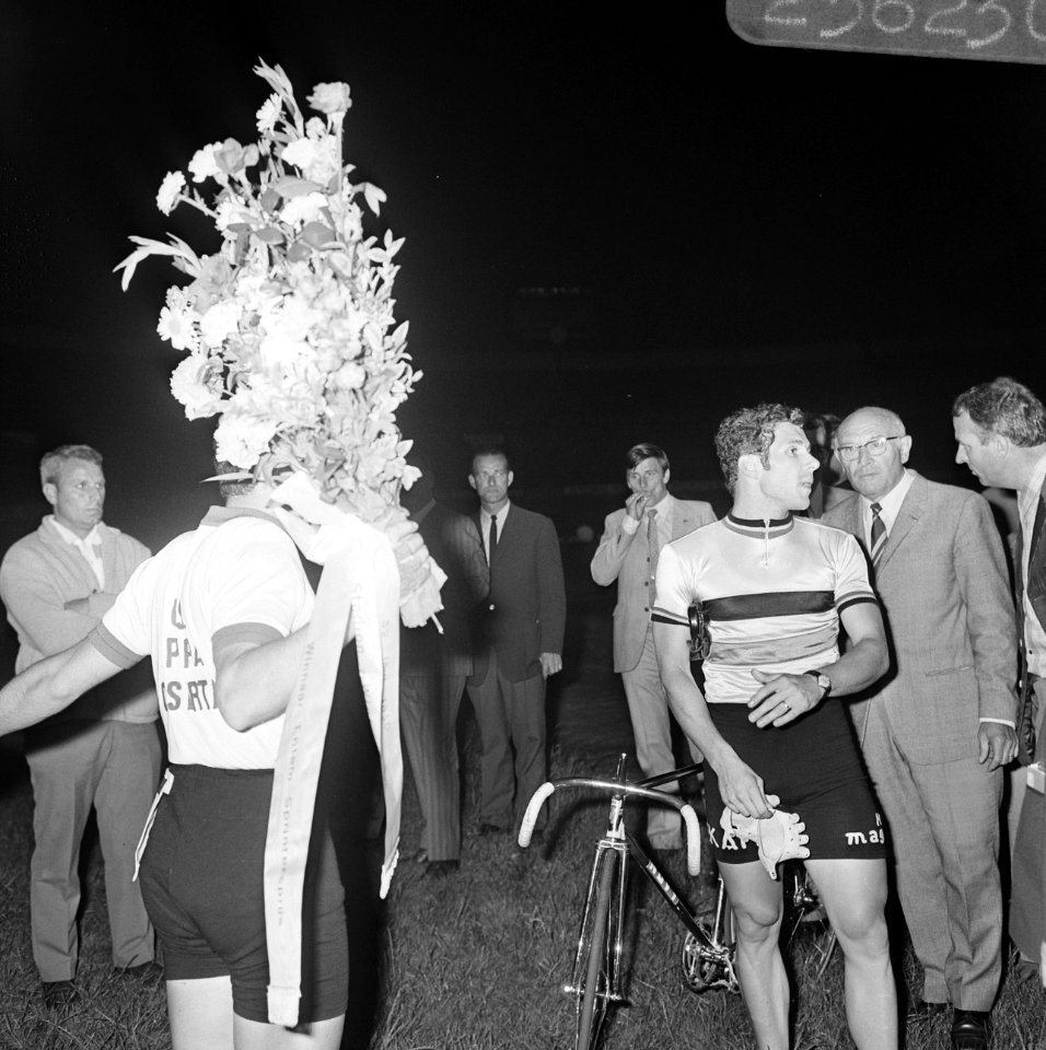 Grote wielerprijs van Amsterdam in Olympisch Stadion , Amsterdam Damiano met bl, Bestanddeelnr 923-6230