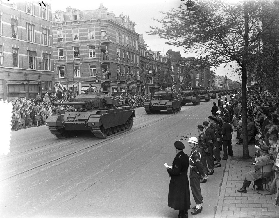 Grote militarie mars door Amsterdam, Bestanddeelnr 905-6959
