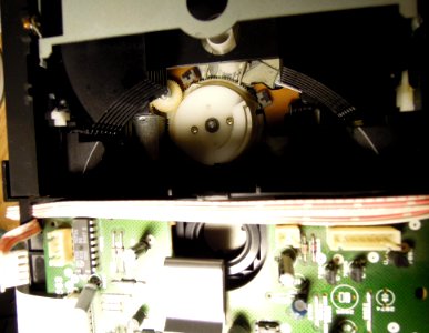 Grundig Performing Arts M 25 -- CDC7 Modul -Kurvenrad das durch Drehung in drei verschiedene Ruhepositionen die Betriebsmodi bestimmt- April 2021a