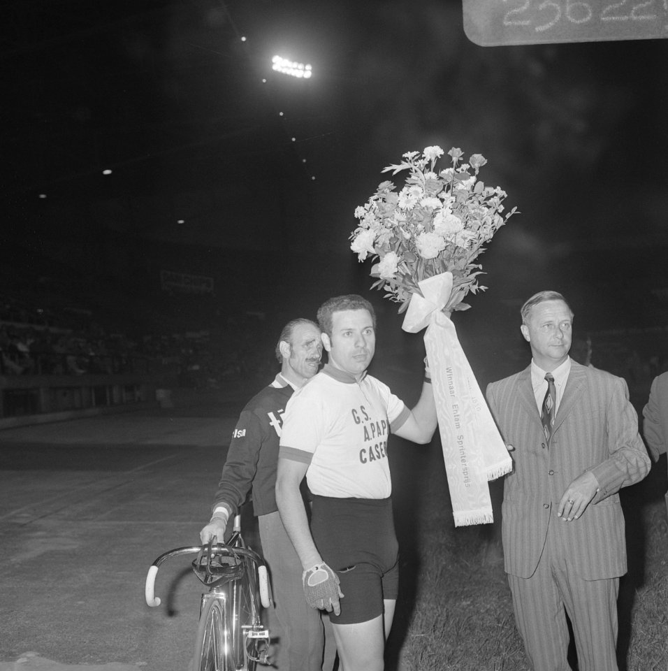 Grote wielerprijs van Amsterdam in Olympisch Stadion , Amsterdam Damiano met bl, Bestanddeelnr 923-6229