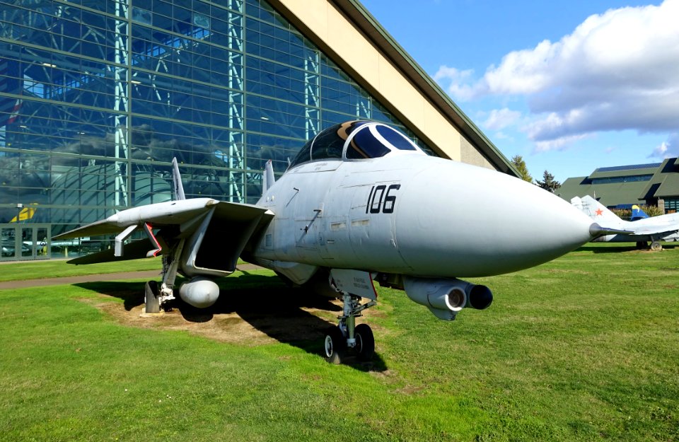 Grumman F-14D Super Tomcat, 1987 - Evergreen Aviation & Space Museum - McMinnville, Oregon - DSC00385