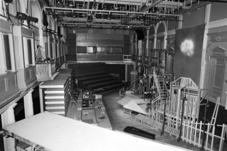 Grote zaal van Theater Frascati aan de Nes in Amsterdam na renovatie. Opening 17, Bestanddeelnr 931-7289