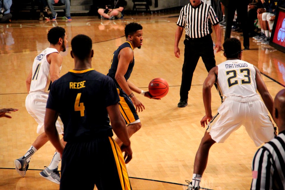 GT vs NC A&T basketball Dec 2016 - Christian Matthews guarding