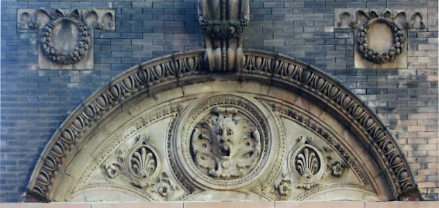 Grotesque Face, Fifth Avenue, Pittsburgh, 2019-12-19