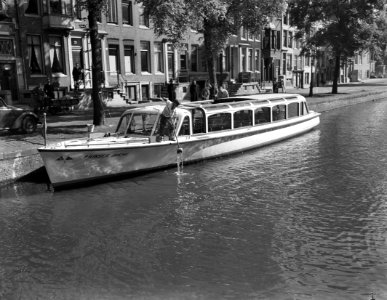 Grote schoonmaak op de Prinse Irene voor boottocht van Churchill, Bestanddeelnr 901-7355