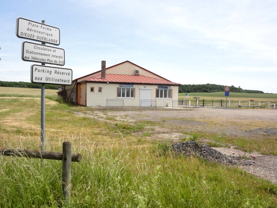 Guéblange-lès-Dieuze (Moselle) plateforme aéronautique Dieuze-Guéblange