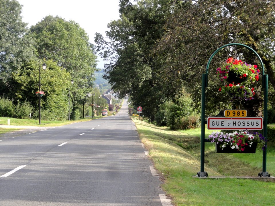 Gué-d'Hossus (Ardennes) city limit sign