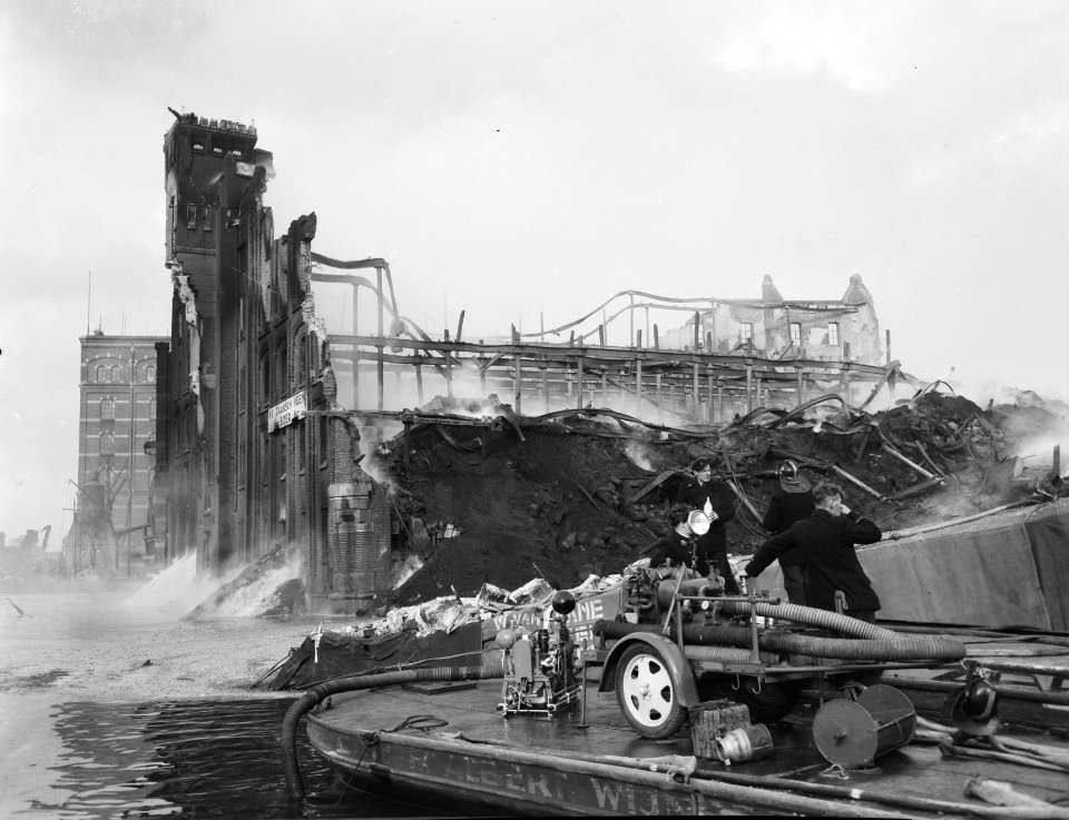 Grote pakhuisbrand (Veeman) te Zaandam, Bestanddeelnr 906-7869