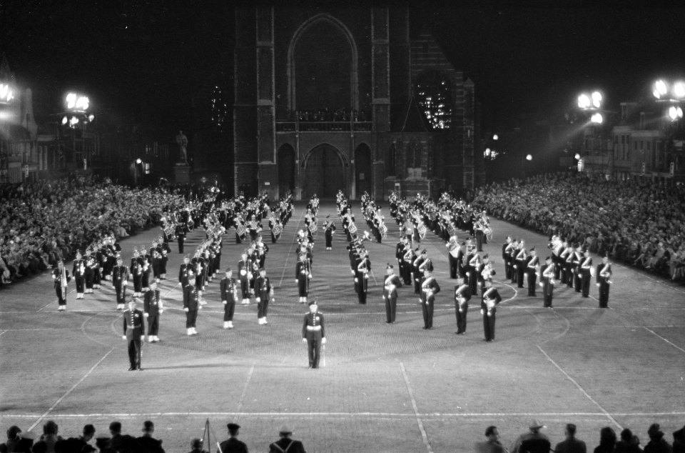 Grote repetitie van de Taptoe te Delft, Bestanddeelnr 912-8631