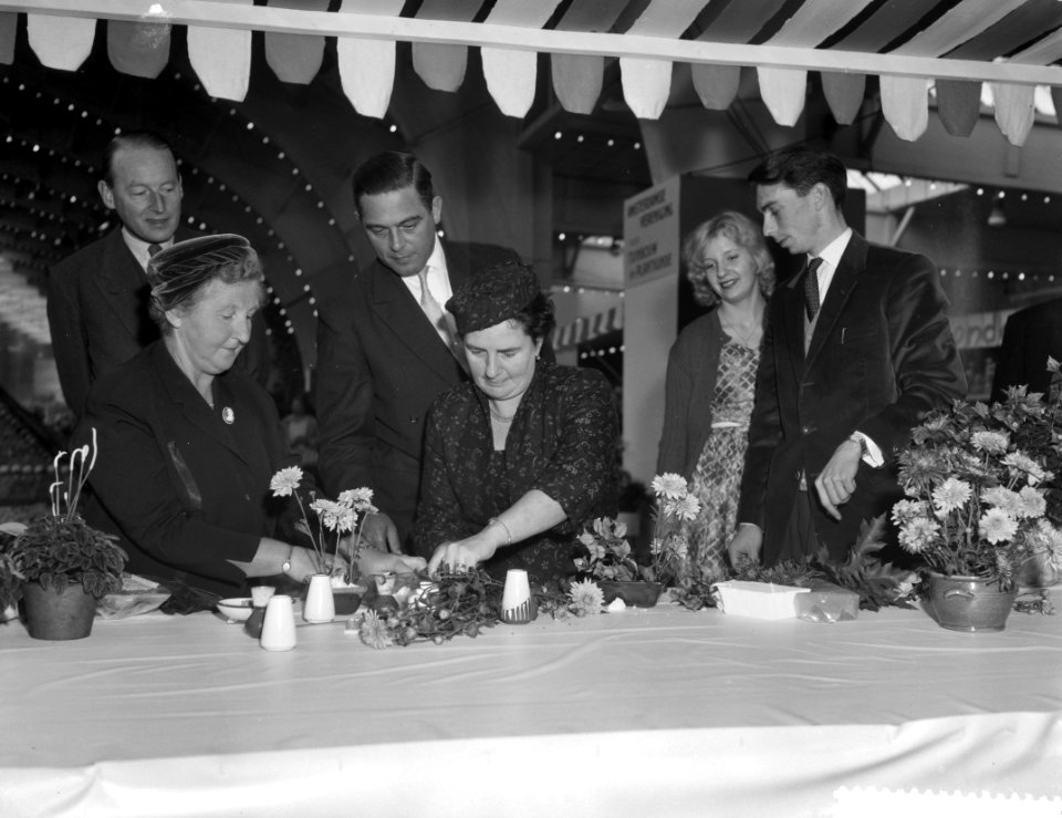 Groente- en fruittentoonstelling Amato, geopend door Minister Marijnen, Bestanddeelnr 910-7396