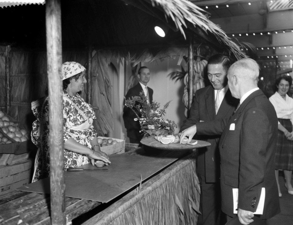 Groente- en fruittentoonstelling Amato, geopend door Minister Marijnen, Bestanddeelnr 910-7395