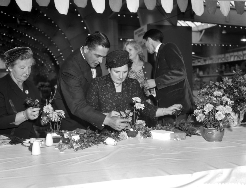 Groente- en fruittentoonstelling Amato, geopend door Minister Marijnen, Bestanddeelnr 910-7394