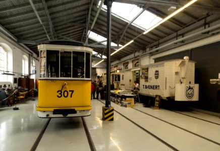 Großer Normalbeiwagen 307 und Bienertwagen - Straßenbahnmuseum Dresden