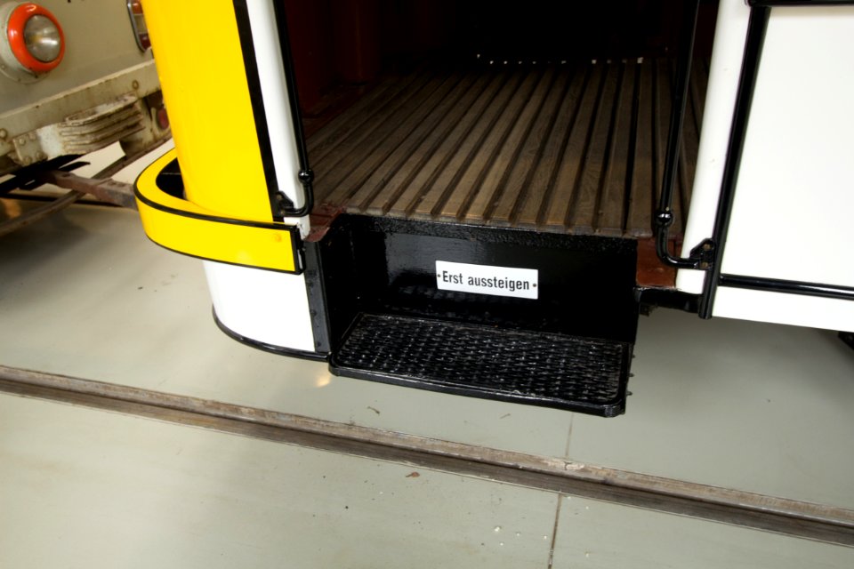 Großer Normalbeiwagen 307 - Straßenbahnmuseum Dresden - Detail