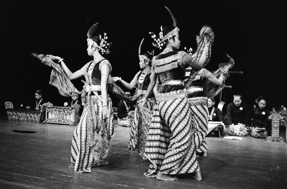 Groep danseressen, Bestanddeelnr 924-4129