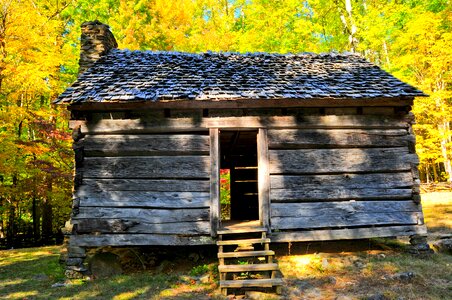 Log cabin smoky scenic photo