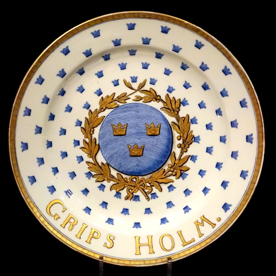 Gripsholm Service plate, China, Qing dynasty, c. 1776 AD, porcelain - Östasiatiska museet, Stockholm - DSC09512