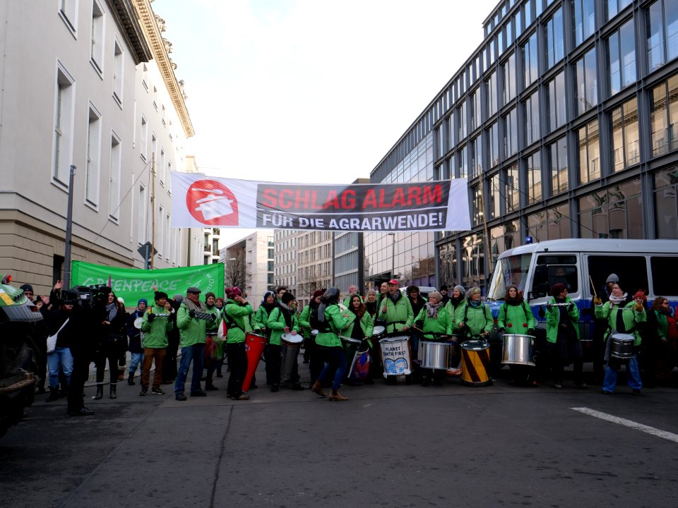 Greenpeace drummers "Wir Haben Es Satt!" Demonstration 2019 01