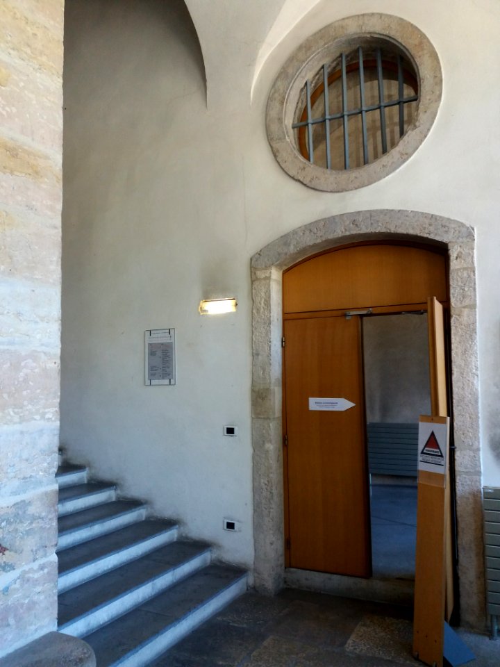 Grenier d'abondance de Lyon - Porte d'étage