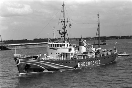 Greenpeace aktieschip Sirius uit Amsterdam vertrokken i.v.m. dumping in Atlantis, Bestanddeelnr 932-2901