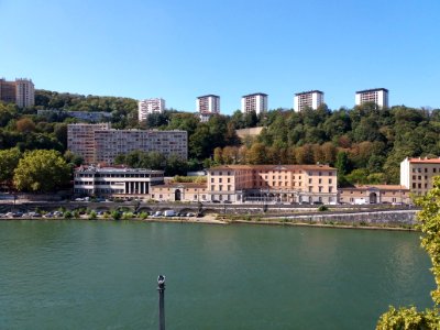 Grenier d'abondance de Lyon - Vue sur le clos des Deux-Amants 2