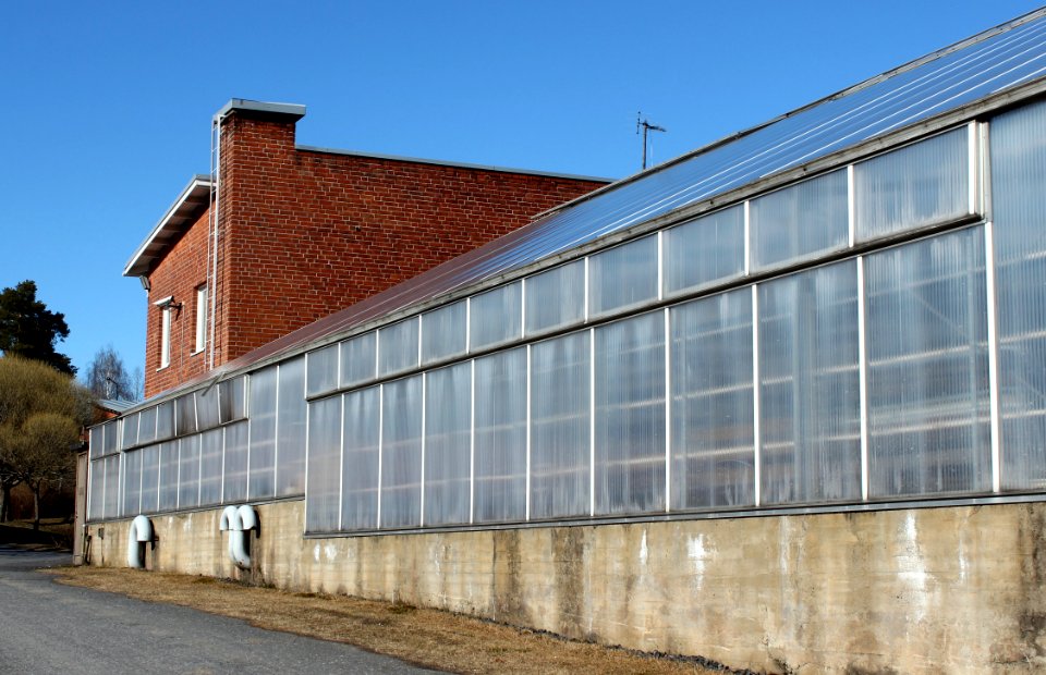 Greenhouse Oulu Cemetery 20130504