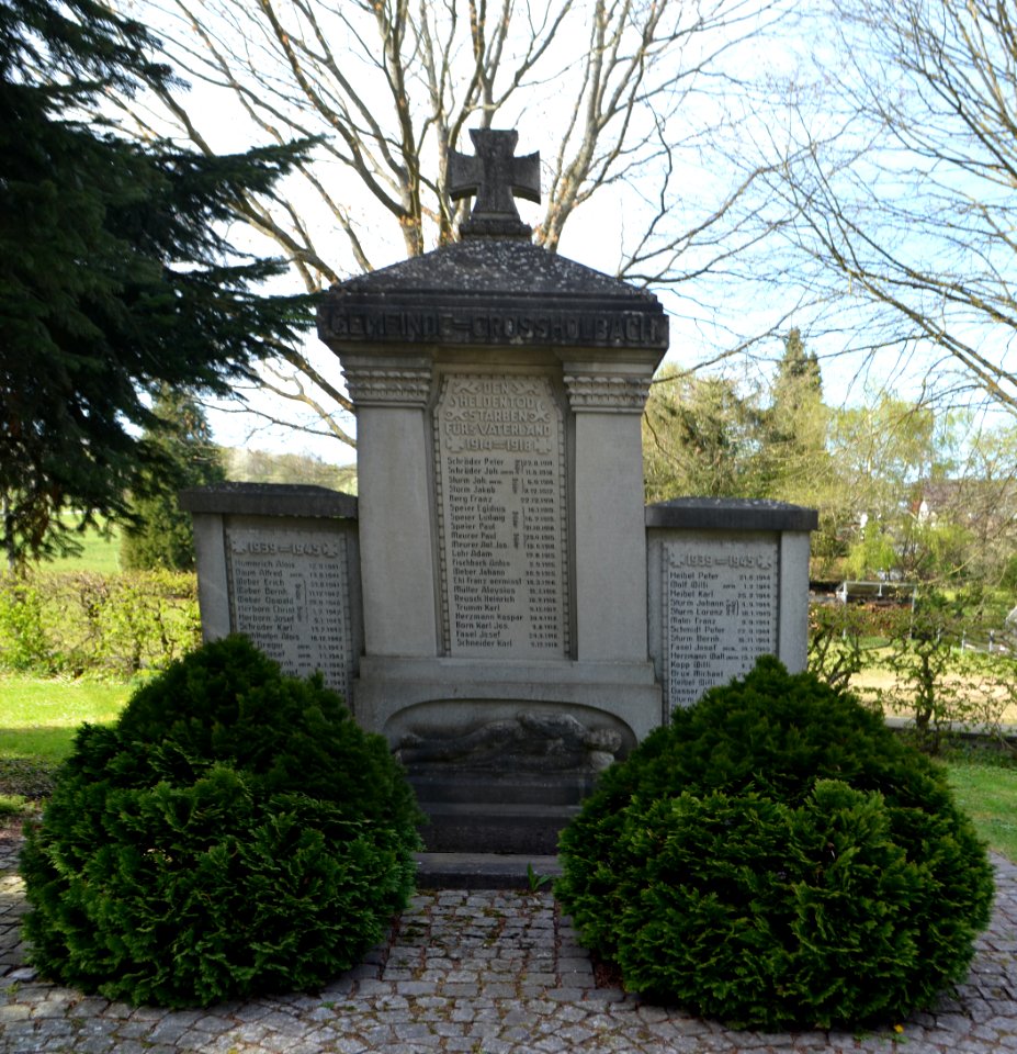 Großholbach, Kirchstraße, Kriegerdenkmal
