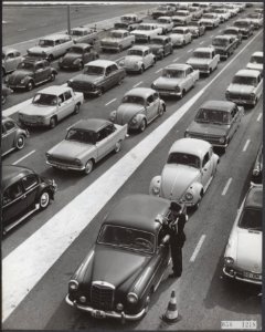 Grensovergangen, files, vakanties, verkeer, Bestanddeelnr 058-1218